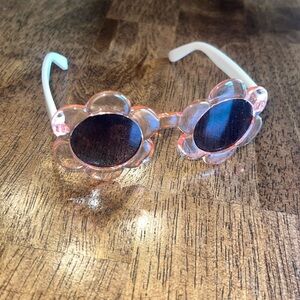 0-3 month infant light pink flower sunglasses